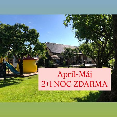 Apartmany Berries Valca Bagian luar foto