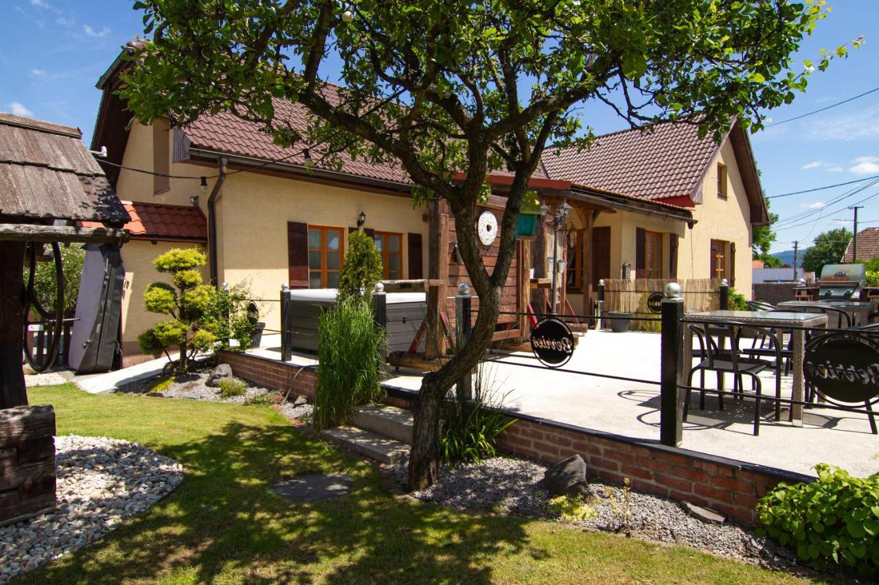 Apartmany Berries Valca Bagian luar foto